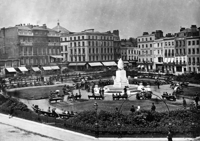 Framed Print : Leicester Square, London, c. 1880 Framed Print : Leicester Square, London, c. 1880