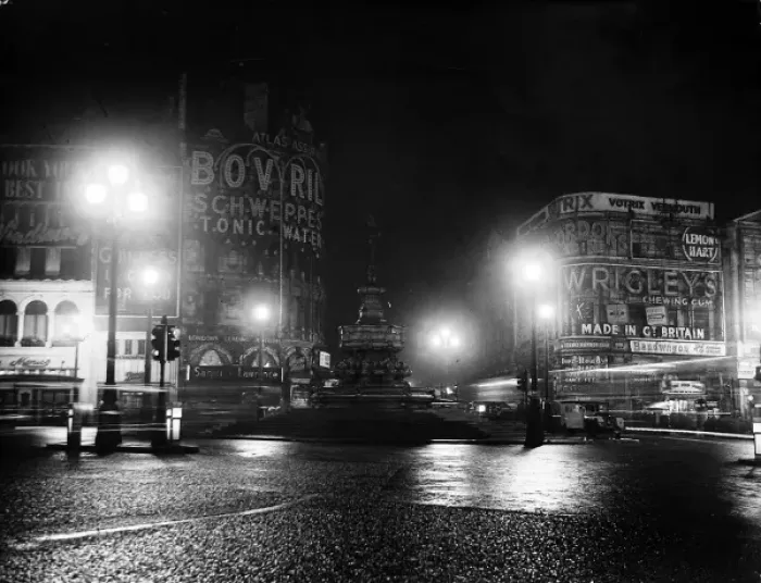 Framed Print : Lights Out in Piccadilly Circus, London, 1951 Framed Print : Lights Out in Piccadilly Circus, London, 1951