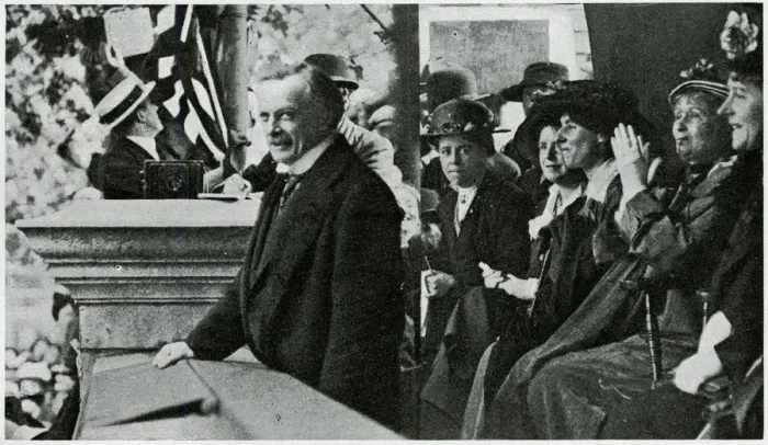 Framed Print : Lloyd George and Pankhurst as one voice 1915 Framed Print : Lloyd George and Pankhurst as one voice 1915