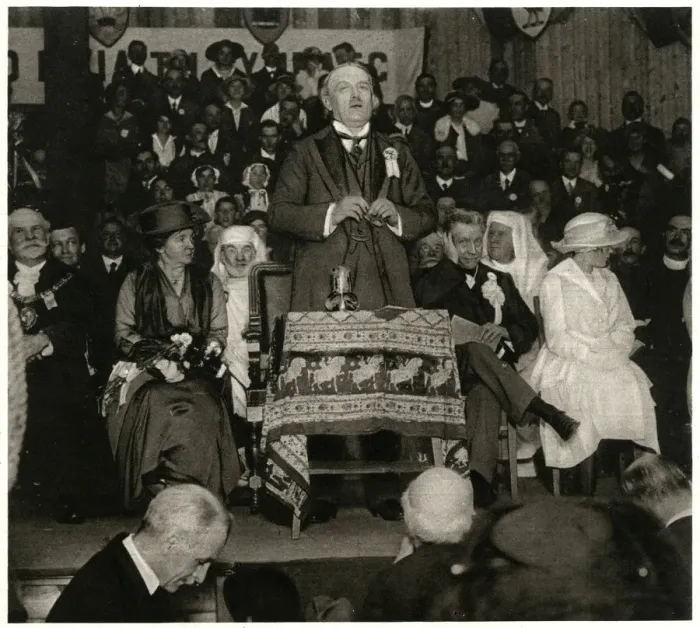 Framed Print : Lloyd George speaking at the Welsh National Eisteddfod