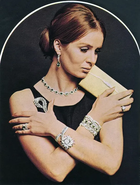 Framed Print : London Life jewels presentation