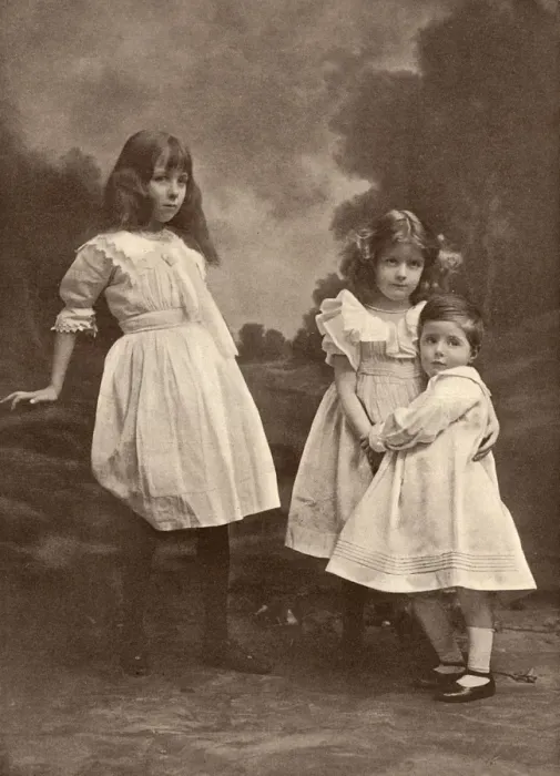 Framed Print : Lord Buckhurst, Lady Myra (Idina) and Lady Avice Sackville Framed Print : Lord Buckhurst, Lady Myra (Idina) and Lady Avice Sackville