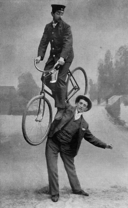 Framed Print : M. Spadoni, juggler and balancer