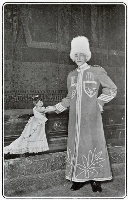 Framed Print : Machnow the Giant & Madame Chiquita, London Hippodrome
