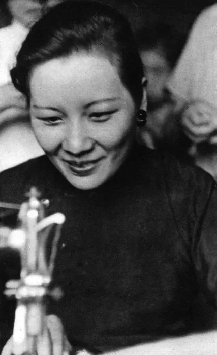 Framed Print : Madame Chiang Kai-Shek, 1941 Framed Print : Madame Chiang Kai-Shek, 1941