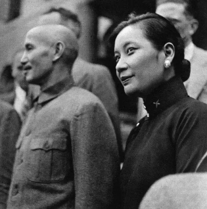 Framed Print : Madame Chiang Kai-Shek and husband, 1941 Framed Print : Madame Chiang Kai-Shek and husband, 1941
