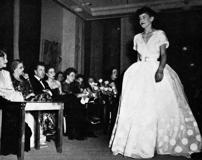 Framed Print : Maggy Rouff Spring Fashion Show, 1948