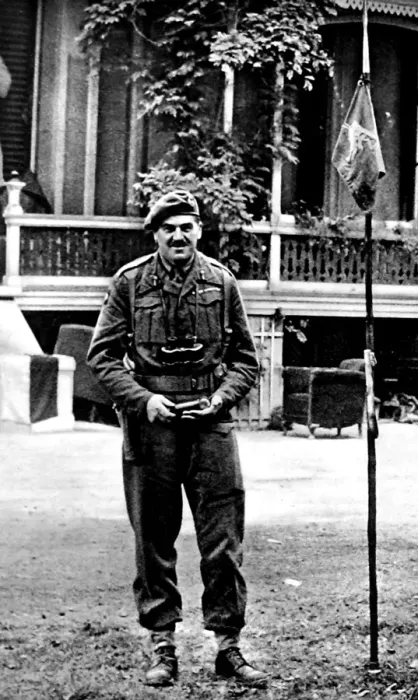 Framed Print : Major-General R. E. Urquhart in Arnhem; Second World War, 194 Framed Print : Major-General R. E. Urquhart in Arnhem; Second World War, 194
