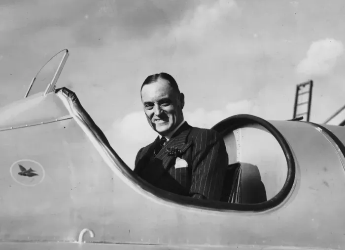Framed Print : Malcolm Campbell with his Bluebird car, 1931 Framed Print : Malcolm Campbell with his Bluebird car, 1931