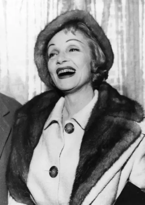 Framed Print : Marlene Dietrich Framed Print : Marlene Dietrich