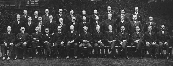Framed Print : Members of the Imperial Conference assembled at Downing St Framed Print : Members of the Imperial Conference assembled at Downing St