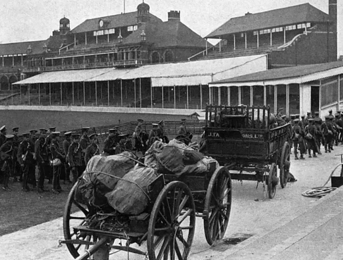 Framed Print : Mobilisation scenes at the Oval cricket ground, WW1 Framed Print : Mobilisation scenes at the Oval cricket ground, WW1