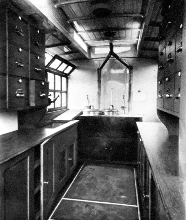 Framed Print : A motor field kitchen: A war gift from the Leather Sellers. company Framed Print : A motor field kitchen: A war gift from the Leather Sellers. company