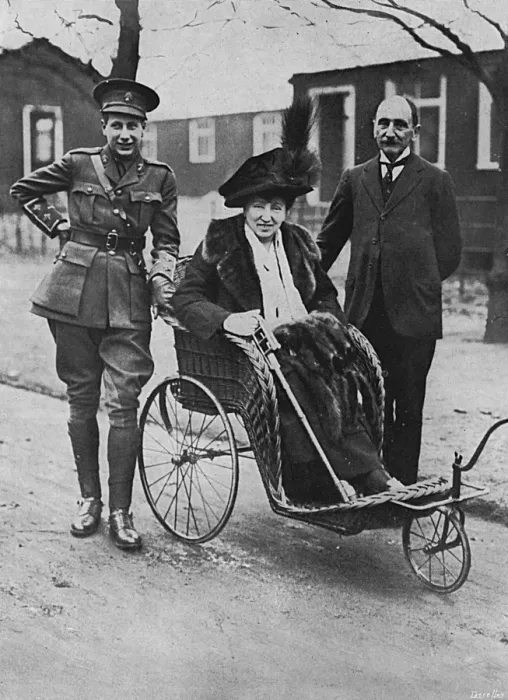Framed Print : Mrs Cunliffe Owen, founder of Sportsmens Battalion, WW1 Framed Print : Mrs Cunliffe Owen, founder of Sportsmens Battalion, WW1