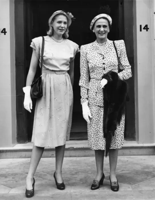 Framed Print : Mrs Lewis Douglas and daughter