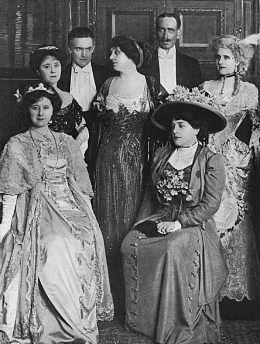 Framed Print : Mrs Patrick Campbell & Lady Randolph Churchill Framed Print : Mrs Patrick Campbell & Lady Randolph Churchill