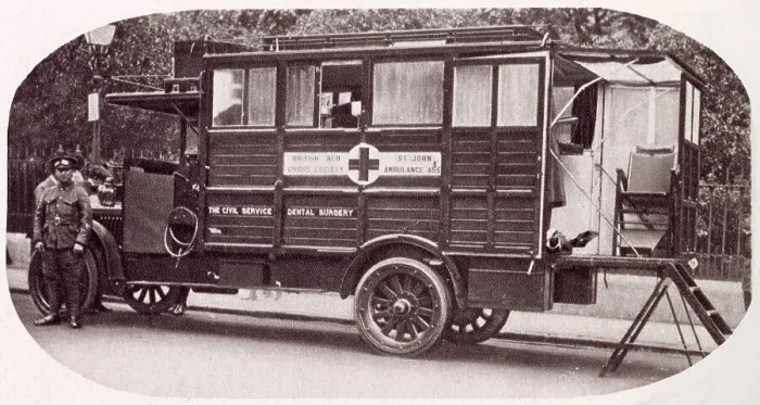 Framed Print : A new mobil van, to treat toothaches and trench-gum, for the trenches, costing of £900 by the Civil Service Federation. Date: 1916 Framed Print : A new mobil van, to treat toothaches and trench-gum, for the trenches, costing of £900 by the Civil Service Federation. Date: 1916