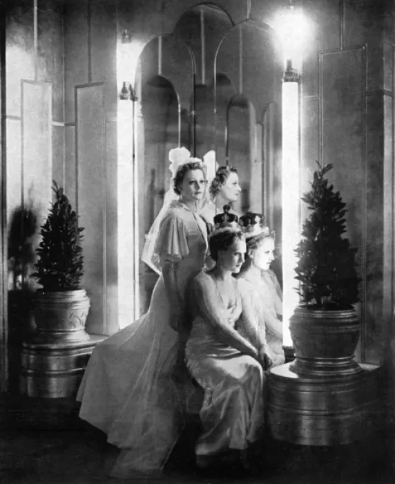 Framed Print : Official styles of hairdressing for the 1937 Coronation