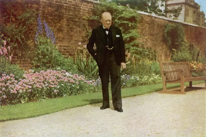 Framed Print : Portrait of Winston Churchill Framed Print : Portrait of Winston Churchill