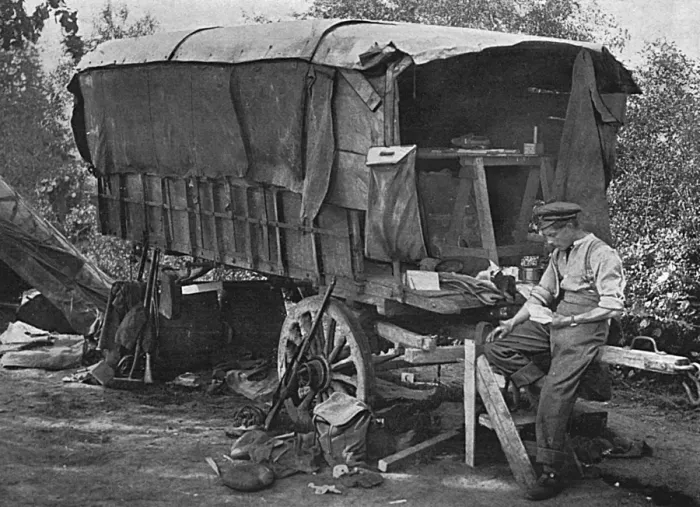 Framed Print : A Post Office for Canadian troops, WW1 Framed Print : A Post Office for Canadian troops, WW1
