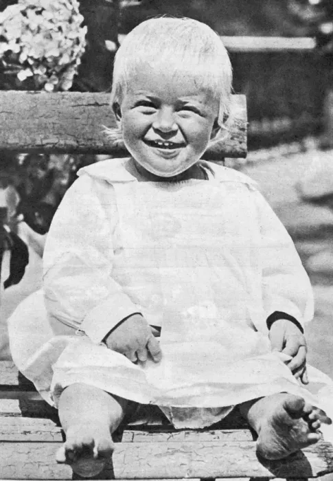 Framed Print : Prince Philip, Duke of Edinburgh as a baby, 1922 Framed Print : Prince Philip, Duke of Edinburgh as a baby, 1922