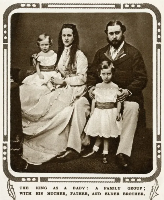 Framed Print : Prince & Princess of Wales with two eldest children Framed Print : Prince & Princess of Wales with two eldest children