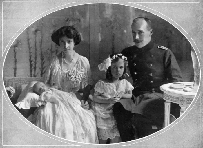 Framed Print : Prince Wilhelm (William) of Wied and family