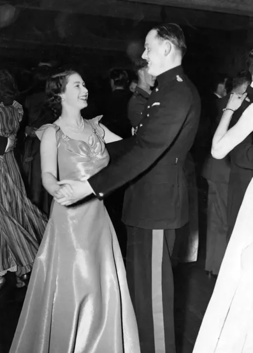 Framed Print : Princess Elizabeth attending a charity ball in 1946