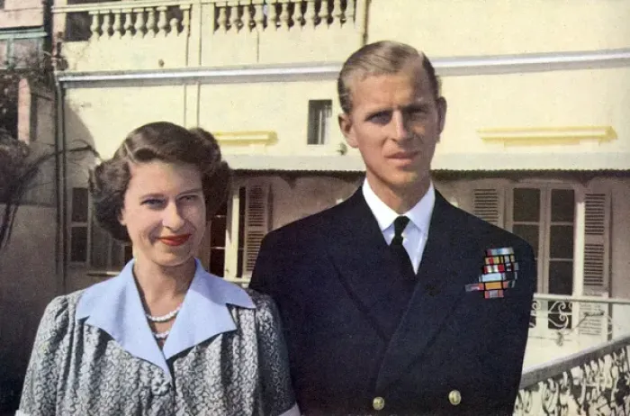 Framed Print : Princess Elizabeth & Duke of Edinburgh in Malta Framed Print : Princess Elizabeth & Duke of Edinburgh in Malta