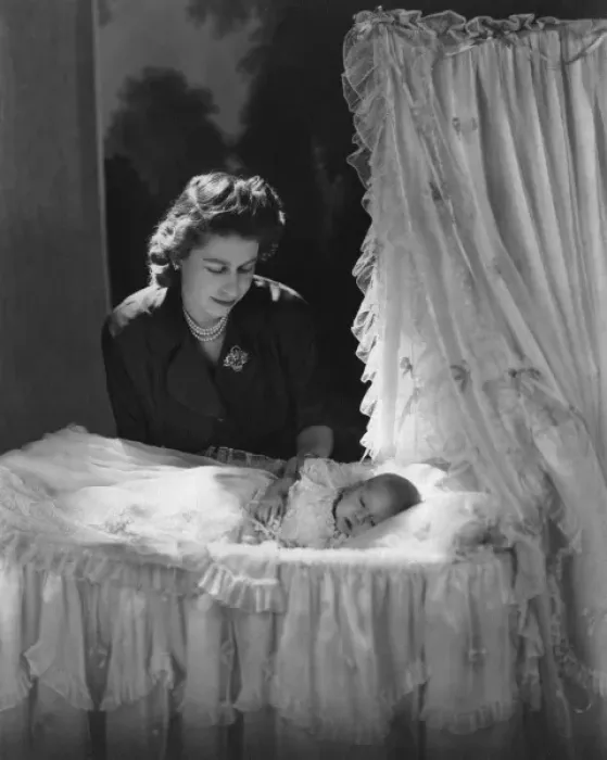 Framed Print : Princess Elizabeth with newborn Prince Charles Framed Print : Princess Elizabeth with newborn Prince Charles
