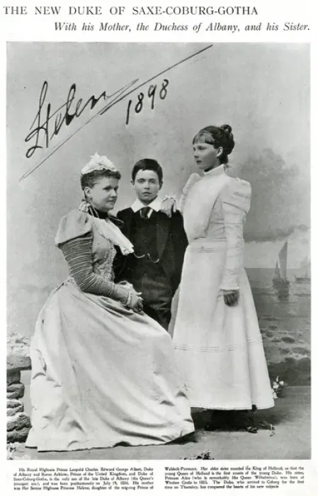 Framed Print : Princess Helena of Waldeck and Pyrmont with her children Framed Print : Princess Helena of Waldeck and Pyrmont with her children