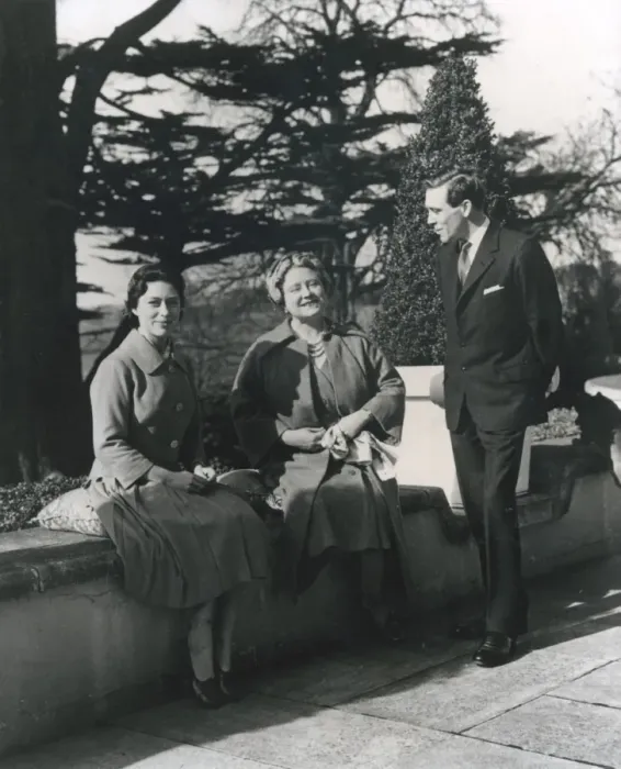 Framed Print : Princess Margaret and Anthony Armstrong Jones with Queen Mot Framed Print : Princess Margaret and Anthony Armstrong Jones with Queen Mot