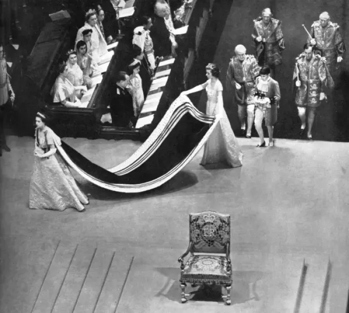 Framed Print : Princess Margaret arrives in Westminster Abbey (Coronation) Framed Print : Princess Margaret arrives in Westminster Abbey (Coronation)