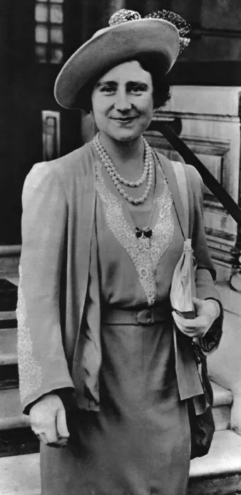 Framed Print : Queen Elizabeth in 1939 Framed Print : Queen Elizabeth in 1939