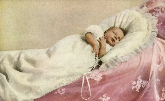 Framed Print : Queen Elizabeth II as a baby