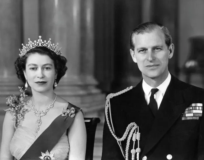 Framed Print : Queen Elizabeth II and Duke of Edinburgh, 1954 Framed Print : Queen Elizabeth II and Duke of Edinburgh, 1954