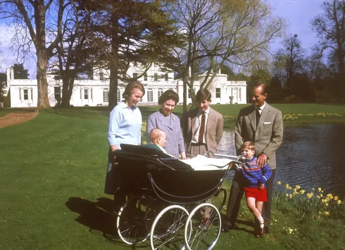 Framed Print : Queen Elizabeth II and family at Frogmore, 1965 Framed Print : Queen Elizabeth II and family at Frogmore, 1965