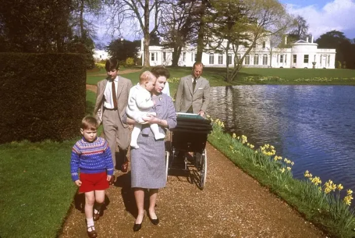 Framed Print : Queen Elizabeth II and family at Frogmore, April 1965 Framed Print : Queen Elizabeth II and family at Frogmore, April 1965