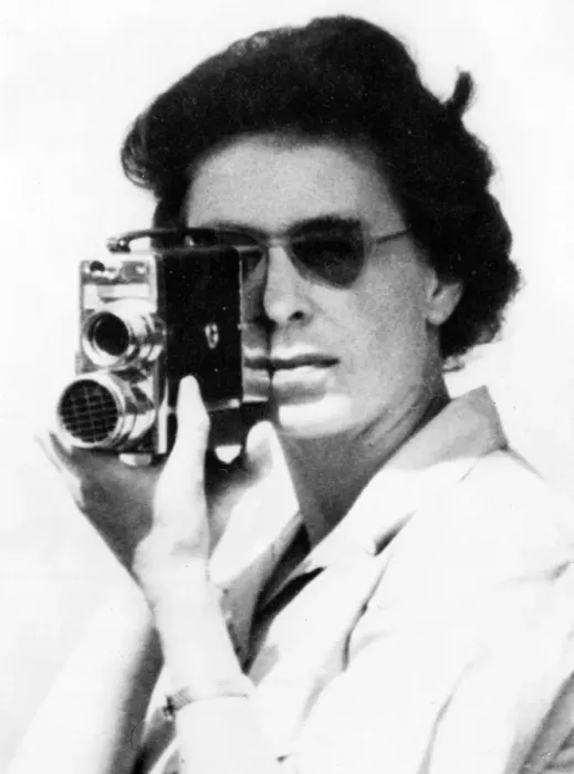 Framed Print : Queen Elizabeth II uses a cine camera Framed Print : Queen Elizabeth II uses a cine camera