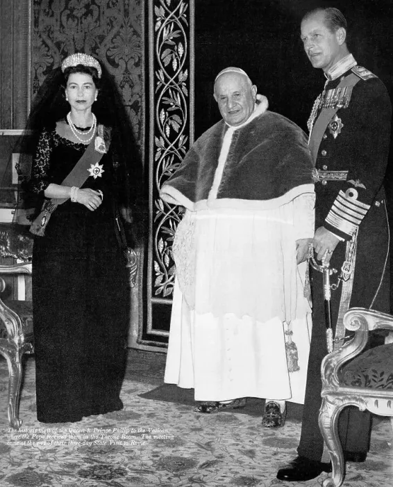 Framed Print : Queen Elizabeth II visits the Vatican Framed Print : Queen Elizabeth II visits the Vatican