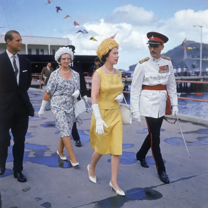 Framed Print : Queen Elizabeth II - West Indies royal tour 1966 Framed Print : Queen Elizabeth II - West Indies royal tour 1966