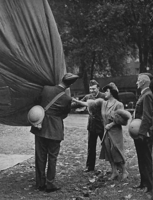 Framed Print : Queen Elizabeth inspects barrage balloons, 1939 Framed Print : Queen Elizabeth inspects barrage balloons, 1939