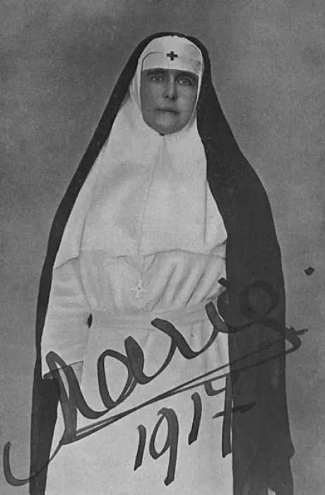 Framed Print : Queen Marie of Romania in nurses uniform, WW1 Framed Print : Queen Marie of Romania in nurses uniform, WW1