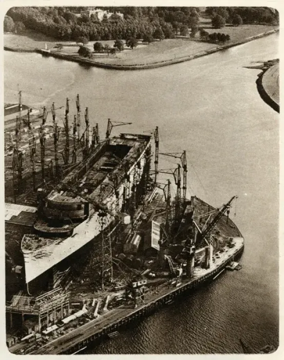 Framed Print : Queen Mary Ocean Liner, in construction Framed Print : Queen Mary Ocean Liner, in construction