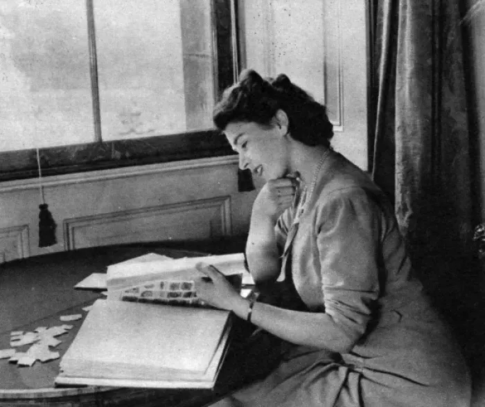 Framed Print : The Queen with her stamp collection