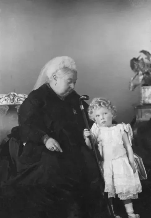 Framed Print : Queen Victoria and the future Edward VIII Framed Print : Queen Victoria and the future Edward VIII