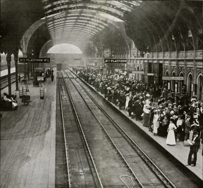 Framed Print : Railway strike 1911: Paddington Station Framed Print : Railway strike 1911: Paddington Station
