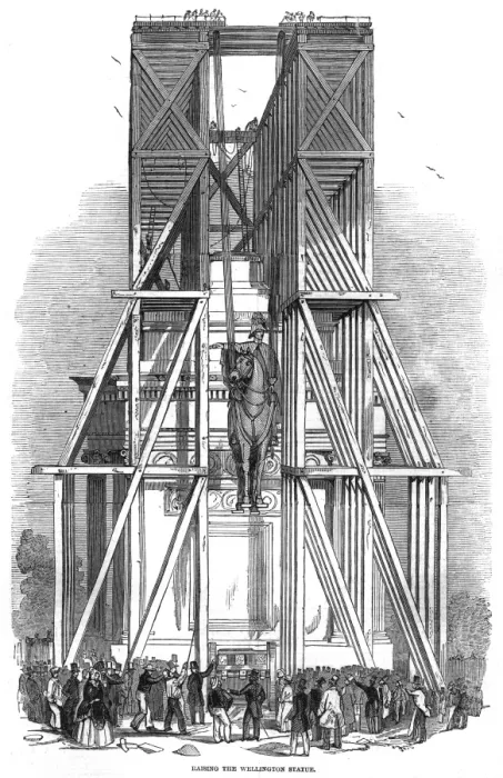 Framed Print : Raising the Wellington statue atop the Green Park Arch Framed Print : Raising the Wellington statue atop the Green Park Arch