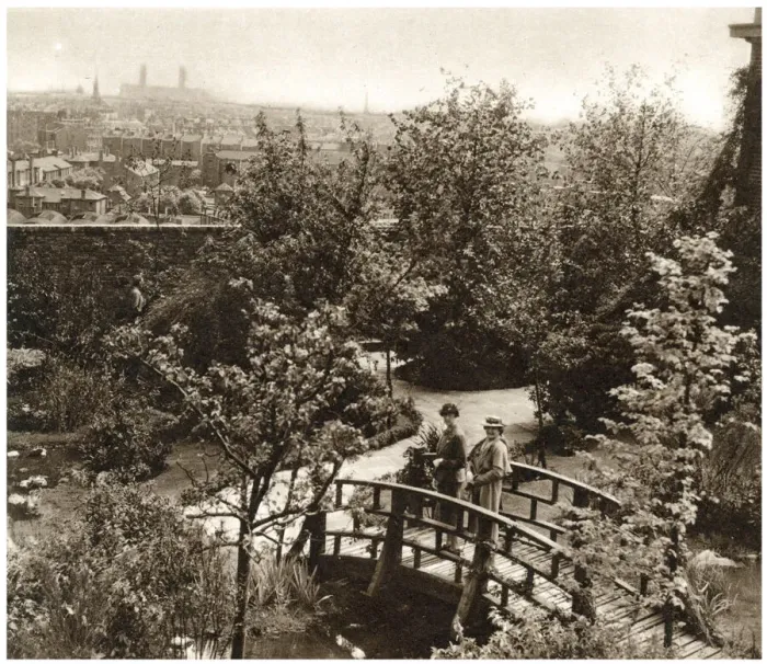 Framed Print : Roof garden of Derry and Toms, Kensington Framed Print : Roof garden of Derry and Toms, Kensington