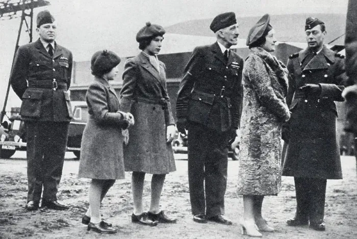 Framed Print : The Royal Family at a Coastal Command station: King George VI and Queen Elizabeth with the Princesses Elizabeth and Margaret inspecting R.A.F. aircraft. Date: 1941 Framed Print : The Royal Family at a Coastal Command station: King George VI and Queen Elizabeth with the Princesses Elizabeth and Margaret inspecting R.A.F. aircraft. Date: 1941